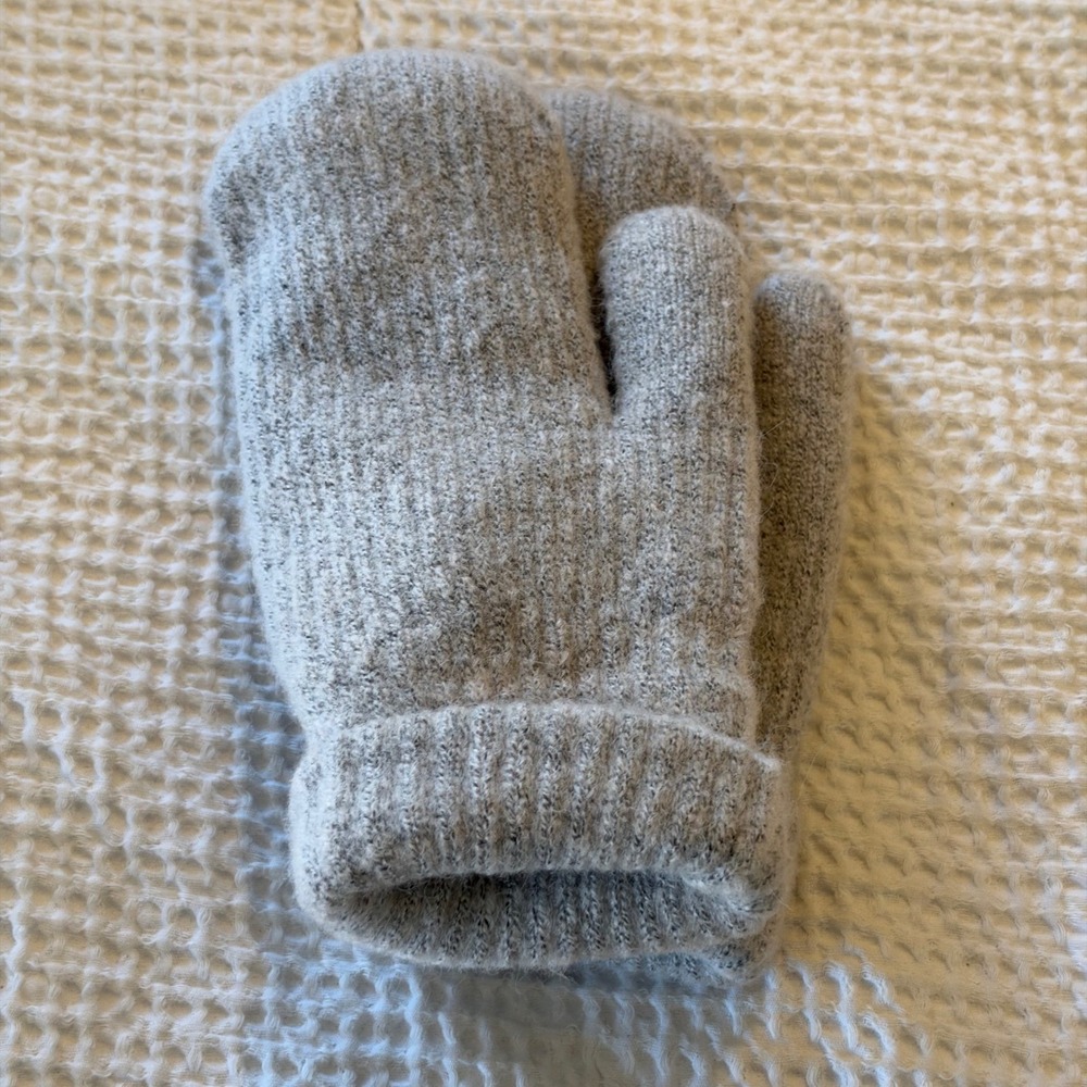 Winter Accessory Heather Gray Knit Fleece Lined Mittens RN 122351 NEW